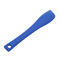 Spatule mélangeuse en silicone avec trou de suspension pour la pâtisserie