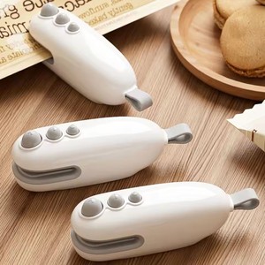 Venta al por mayor de fábrica: Mini sellador portátil recargable para alimentos, máquina pequeña para snacks, sellador de plástico para alimentos domésticos. - Product Image 1