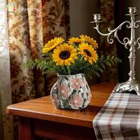 Vase en résine texturée style aquarelle, fleurs roses en relief 3D, forme irrégulière, décoration d'intérieur Art Déco