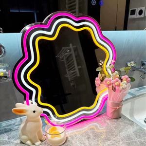 Lámpara LED de Neón con Espejo, Diseño de Animales, Oso, <span class=keywords><strong>Hello</strong></span> <span class=keywords><strong>Kitty</strong></span>, Medusa, Resistente al Agua, Alimentación USB/Batería, Moderna, para Coche - Product Image 1