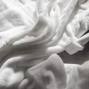 Thêm ấm áp mùa đông housecoat đen sợi nhỏ lông cừu áo choàng tắm ngắn phụ nữ trùm đầu áo choàng với biểu tượng tùy chỉnh - Product Image 5