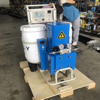 Équipement de mélange de mousse de machine d'isolation de pulvérisation de mousse de polyuréthane PU avec pistolet de pulvérisation