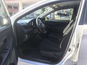 Toyota Yaris <span class=keywords><strong>L</strong></span> 1.5E CVT 2016, Économique en carburant, <span class=keywords><strong>Voiture</strong></span> de ville fiable, Faible coût de fonctionnement, Facile à stationner - Product Image 4