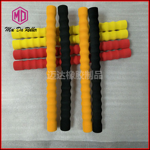 Cubierta de manillar de goma de nitrilo negra y roja espumada de 5 mm de grosor para raqueta de bádminton y bicicleta de equilibrio - Product Image 5