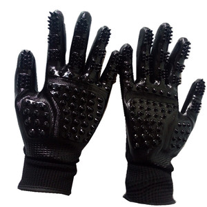 Gants de bain pour animaux de compagnie Gratitude, noirs, à cinq doigts, pour le toilettage des chats et des chiens, avec picots de massage - Product Image 2