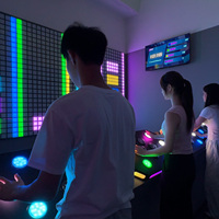 Jeux actifs interactifs : Mur LED pour enfants avec commandes de jeu, jeux d'intérieur, boutons de contrôle d'activation, jeu d'action
