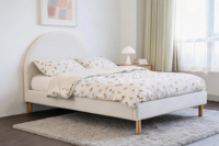 Cama Plataforma Nórdica Beige Tapizada con Tela Suave, Tamaño Queen, Estructura Acolchada, Personalizable para Apartamentos y Hoteles