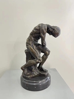 Art métallique de petite taille personnalisé, Fernando Botero, femme nue en bronze sur cheval, statue