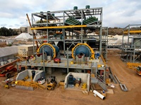 Usine de traitement de l'or par absorption au charbon dans la pulpe (CIP) 50tpd/100tpd/200tpd – Processus d'extraction d'or à haut taux de récupération pour les opérations minières