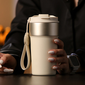 Elegante Vaso Térmico de Acero Inoxidable 316 para Mujer, Taza de Café Portátil de Doble Capa al Vacío con Asa de Transporte Conveniente - Product Image 1