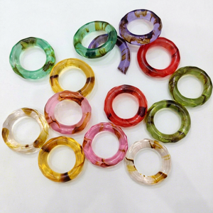 แหวนรองผ้าเช็ดปากเรซิ่นคุณภาพสูง เป็นมิตรกับสิ่งแวดล้อม สีสันตามสั่ง สไตล์อเมริกัน ดีไซน์ทันสมัย ทนทาน ตกแต่งโต๊ะงานแต่งงาน - Product Image 1