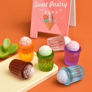 Cabujón de resina con base plana, diseño de vaso de jugo color crema, para cocina en miniatura DIY, dijes de bebidas en miniatura, accesorios decorativos para pegamento de crema - Product Image 4