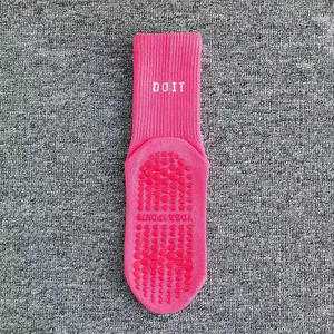 प्रीमियम ओएम अनुकूलन योग्य पकड़ योग मोजे गैर पर्ची पाइलेट्स मोजे - Product Image 4