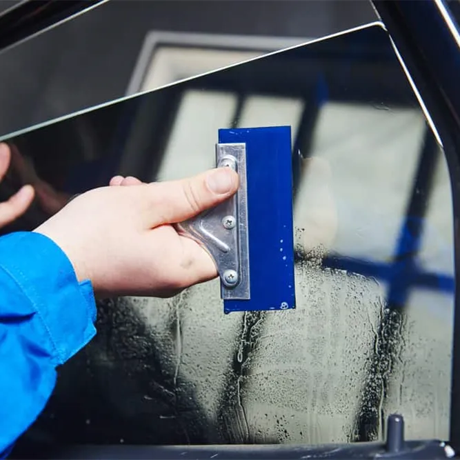 ฟิล์มติดกระจกเซรามิกนาโนพรีเมี่ยมสำหรับหน้าต่างรถยนต์ผู้ผลิต IRR 95% VLT 05-75% Pro