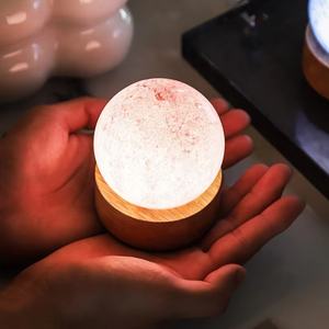 Lámpara Decorativa Creativa para el Hogar, Lámpara Infantil de Cielo Estrellado, Lámpara LED Nocturna para Dormitorio, Base de Madera, Luz Nocturna de Cristal de 8 cm - Product Image 6