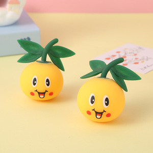 Juguete antiestrés de loquat rojo viral, muñeco de fruta creativo, adornos de muñecos, venta al por mayor, artefacto de descompresión para oficina - Product Image 3