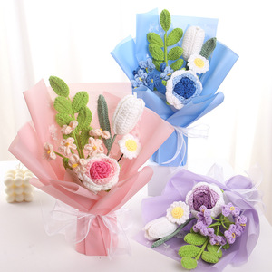 Ramo de Flores Tejidas a Crochet Hechas a Mano, Regalos para el Día de San Valentín, Ramo de Tulipanes y Rosas - Product Image 1