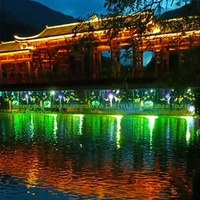 Cortina de Agua de Acero Inoxidable CNC - Decoración de Cascada Duradera y Ecológica para Interiores/Exteriores con Luces LED de Colores (220V)