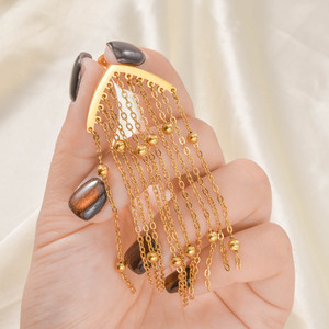 Boucles d'oreilles pendantes minimalistes en acier inoxydable plaqué or 18 carats avec longues pampilles fantaisie et tendance pour femme – Idéales pour un anniversaire - Product Image 5