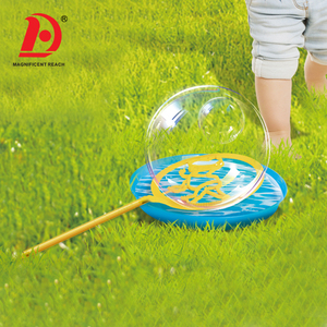 HUADA Ensemble <span class=keywords><strong>de</strong></span> jouets pour enfants pour l'extérieur Baguette à <span class=keywords><strong>bulles</strong></span> amusante Jeu à <span class=keywords><strong>bulles</strong></span> <span class=keywords><strong>de</strong></span> <span class=keywords><strong>savon</strong></span> Jouet à <span class=keywords><strong>bulles</strong></span> géantes pour enfants - Product Image 2