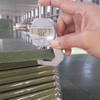 Panneau MDF moderne de 18 mm E1 écologique, résistant à l'humidité, avec laminage UV haute brillance pour meubles