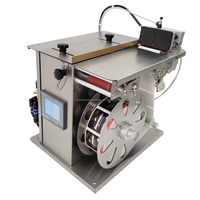 Machine d'étiquetage semi-automatique pour boîtes et bouteilles à surface plane à angle droit