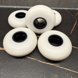 Ruote Inline Aggressive ad Alta Reattività 88A/90A in PU per Esterni 64*24mm, Leggere e Durevoli 85a di Alta Qualità per Pattini a Rotelle - Product Image 6