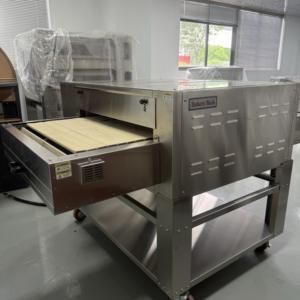 Four à pizza à bande transporteuse à surface en pierre, conception empilable, haut rendement - Product Image 2