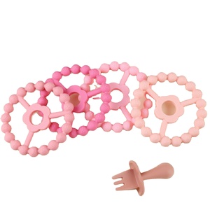 New Arrival giá rẻ 4 cái Set dễ thương màu hồng màu xanh BPA free Custom Silicone New born bé mọc răng Nhẫn mọc răng đồ chơi trẻ sơ sinh <span class=keywords><strong>Teether</strong></span> - Product Image 1