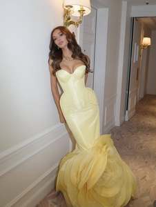 <span class=keywords><strong>Abiti</strong></span> da Sera Gialli da Donna Ruolai HL667, 2 Pezzi, Modello Slim Fit Senza Maniche <span class=keywords><strong>in</strong></span> <span class=keywords><strong>Taffetà</strong></span> con Grandi Fiori - Product Image 2