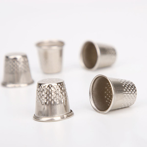 Doigtier en métal pour la couture, le point de croix, l'artisanat, fait main, durable, de forme ronde, accessoire - Product Image 1