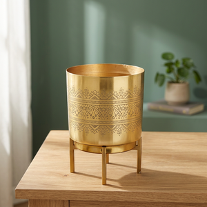 Maceta de Metal Dorado con Soporte y Patrón Grabado para Planta Serpiente, Decoración de Interiores - Product Image 6