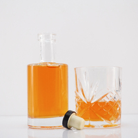 Botol kaca Super batu api kustom 250ml 500ml bundar lucu Mini Vodka wiski Tequila dengan tutup aluminium hitam