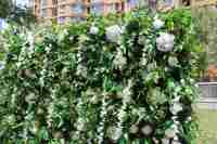 Taille personnalisée vert 3D mur floral en gros mur de fleurs panneau artificiel toile de fond décoration pour le mariage événement mur