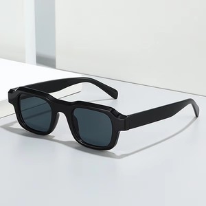 2025 Custom Logo Fashion Retro Men Women <b>Small</b> <b>Frame</b> Punk Sun Glasses UV400 Shades Square <b>Sunglasses</b> Women - Product Image 2
