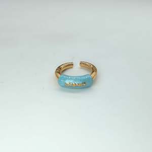 แหวนแฟชั่น สแตนเลสสตีล 316L ชุบทอง PVD ทนทาน ประดับด้วยหินสีน้ำเงิน - Product Image 1