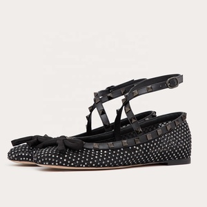 Sandalias de tacón bajo de malla con punta cuadrada y lazo de diamantes, con tiras cruzadas y remaches metálicos, talla grande 45 para mujer - Product Image 3