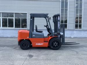 Montacargas de Combustión Interna con Tecnología Equivalente a KOMATSU - Transporte de Equipos de Energía Eólica Directo de Fábrica - Product Image 1