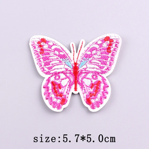 Parches Bordados Termoadhesivos de la Serie Rosa con Diseño de Leopardo, Mariposa y Corazón, con Logotipo Personalizado, para Ropa y Gorras Trucker - Product Image 4