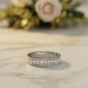 Anillo de Eternidad con Moissanita de Corte Brillante Redondo en Oro Blanco con Engaste Pavé para Mujer, Joyería Clásica de Boda F1240 - Product Image 2