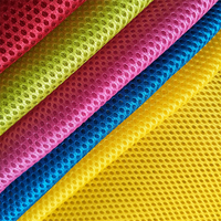 Tissu de canapé en tricot 100% polyester Jiangsu, léger, tricoté, tissu en maille 3D sandwich, tissu de haute qualité pour sacs de voiture, plaid