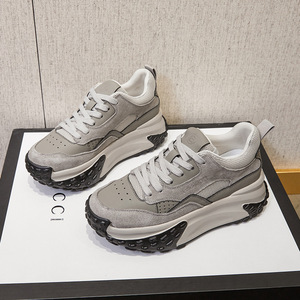 Nouvelles baskets blanches décontractées pour femmes 2026 – Chaussures polyvalentes à semelles épaisses, approuvées par la marque - Product Image 2
