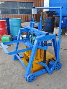 Machine à fabriquer des blocs creux en béton QMR4-45, alimentée par un moteur diesel, sans <span class=keywords><strong>électricité</strong></span> - Product Image 2