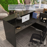 Bureau de réception en forme de L moderne avec design en panneaux de bois, mobilier de bureau écologique pour usage commercial dans les immeubles de bureaux