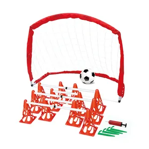 Fußball-Skill-Training im Freien Plastiks pielzeug Kinder tragbares Fußball tor mit Netz und Straßen sperren gesetzt