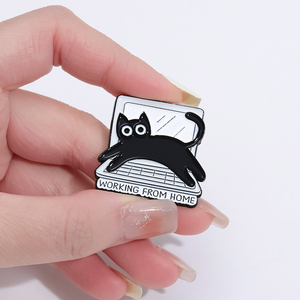 Sming Pins Black Cat Esmalte Pins Custom PENSAR <span class=keywords><strong>ANTES</strong></span> <span class=keywords><strong>DE</strong></span> HACER CLIC Broches Insignias <span class=keywords><strong>de</strong></span> solapa TRABAJANDO DESDE CASA Joyería divertida - Product Image 5