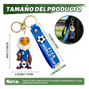 Llavero de la Copa Mundial de la FIFA con diseño de trofeo y balón de fútbol para aficionados y regalos - Product Image 4