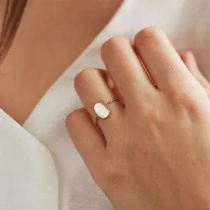 טבעת אצבע קלאסי מינימליסטי מעודן ריק זהב מצופה סגלגל טבעת עדין סגלגל טבעת לנשים מתנות