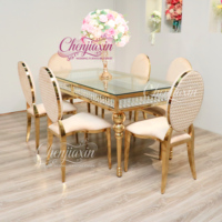 Meubles de chambre d'hôtel de luxe sur mesure en gros, chaises et tables de réception de mariage en acier inoxydable doré avec dossier en velours