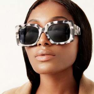Nouveautés 2022, lunettes de soleil tendance vintage à grande monture pour femmes, UV400, lunettes de soleil carrées gris léopard - Product Image 1